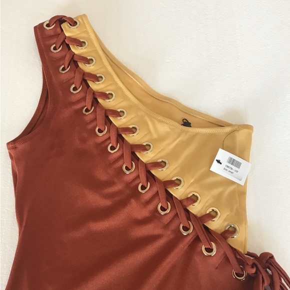 Gorgeous Oye swimsuit - Picture 9 of 10